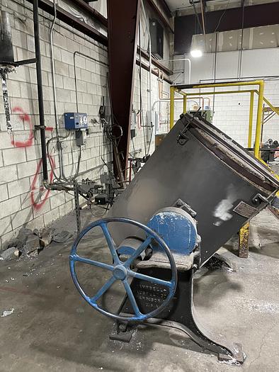 Used TILTING FURNACE GAS FIRED