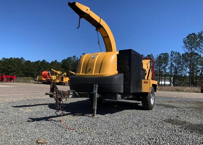 Used 2004 Vermeer BC1400XL Winch Brush Chipper