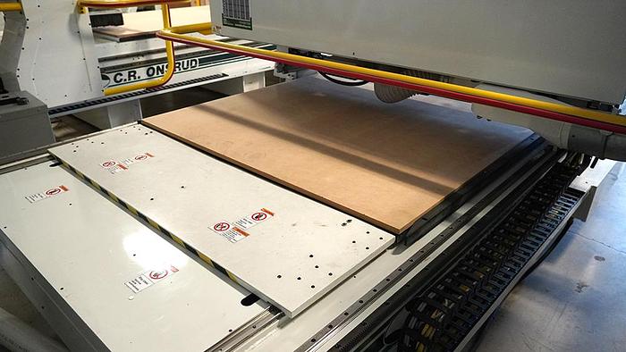 Used 2018 C.R. ONSRUD M Series 121M12A