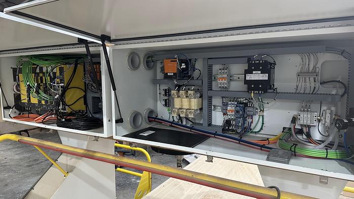 Used 2022 C.R. ONSRUD F396G24 Five Axis CNC Router