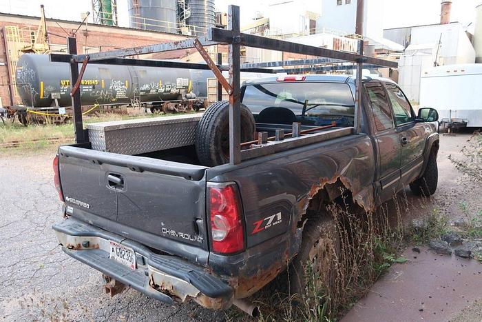 Used 2004 CHEVROLET 1500 SILVERADO 4X4 PICKUP TRUCK
