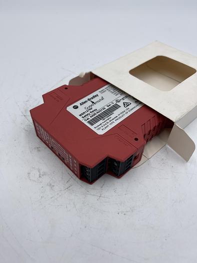 Allen-Bradley 440R-N23135 Ser C