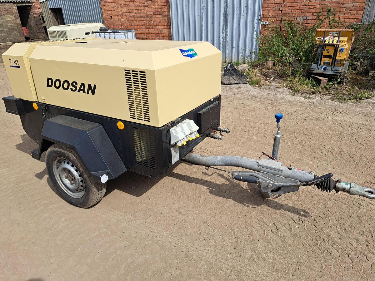 Used Doosan 7/41 compressor generator
