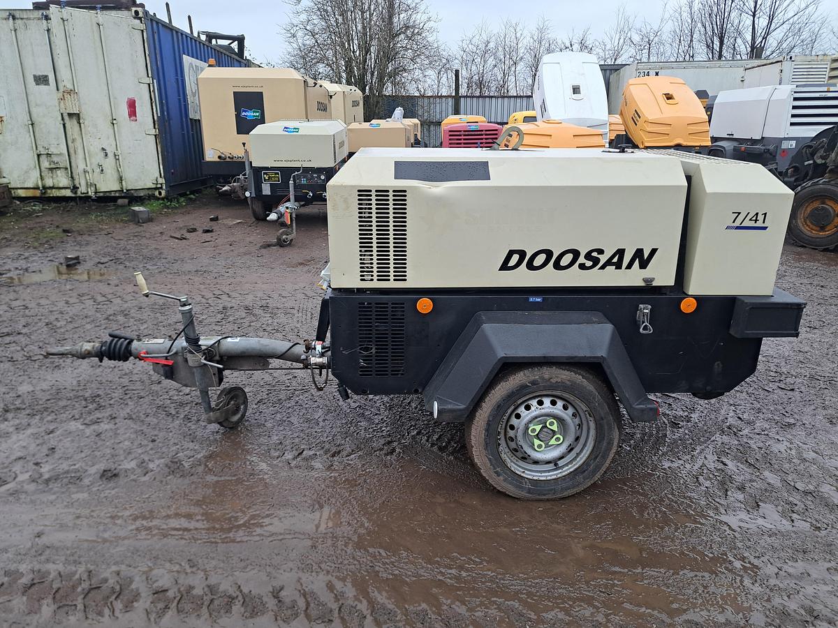 Used Doosan 7/41 compressor generator 