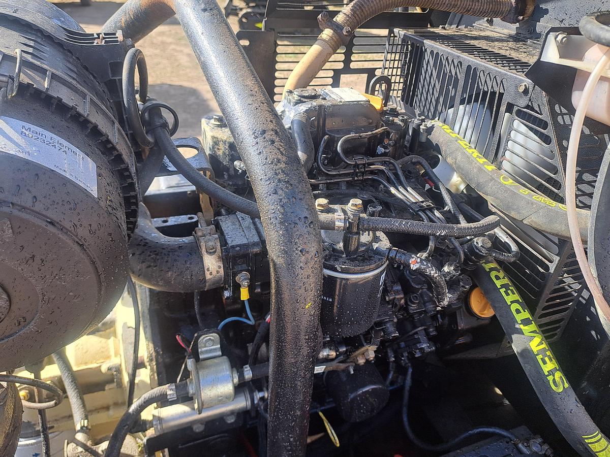 Used Doosan 7/31E compressor generator 