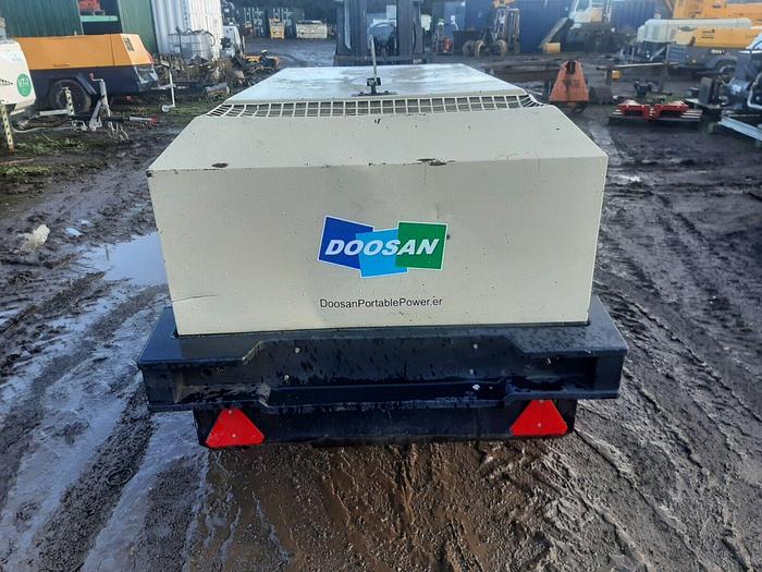 Used DOOSAN INGERSOLL RAND 7/41 DIESEL PORTABLE AIR COMPRESSOR LOW HOURS