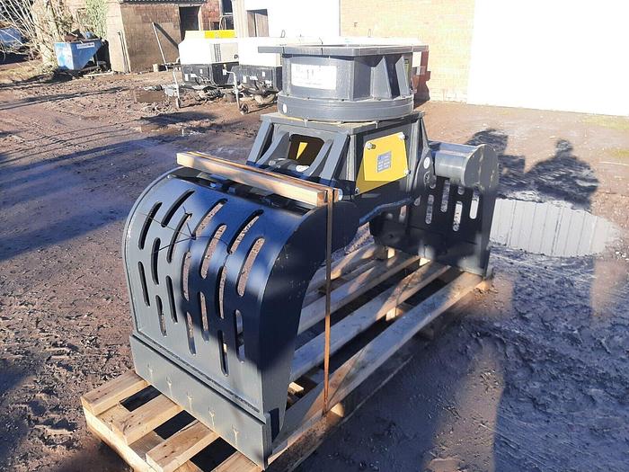 Mustang Selector Grab Suit 10 to 16 Tonne Machine