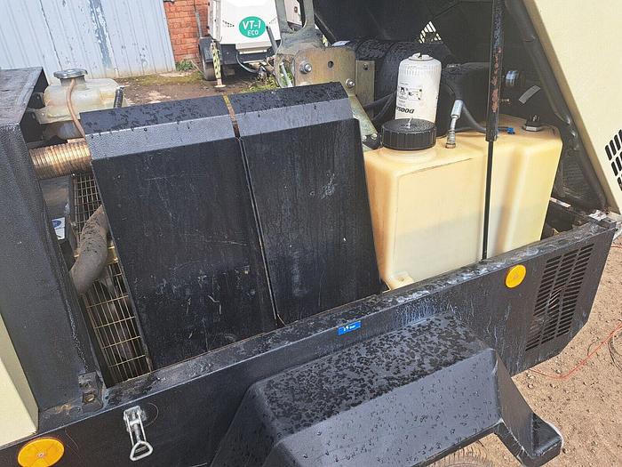 Used DOOSAN INGERSOLL RAND 7/41 DIESEL PORTABLE AIR COMPRESSOR Low Hours