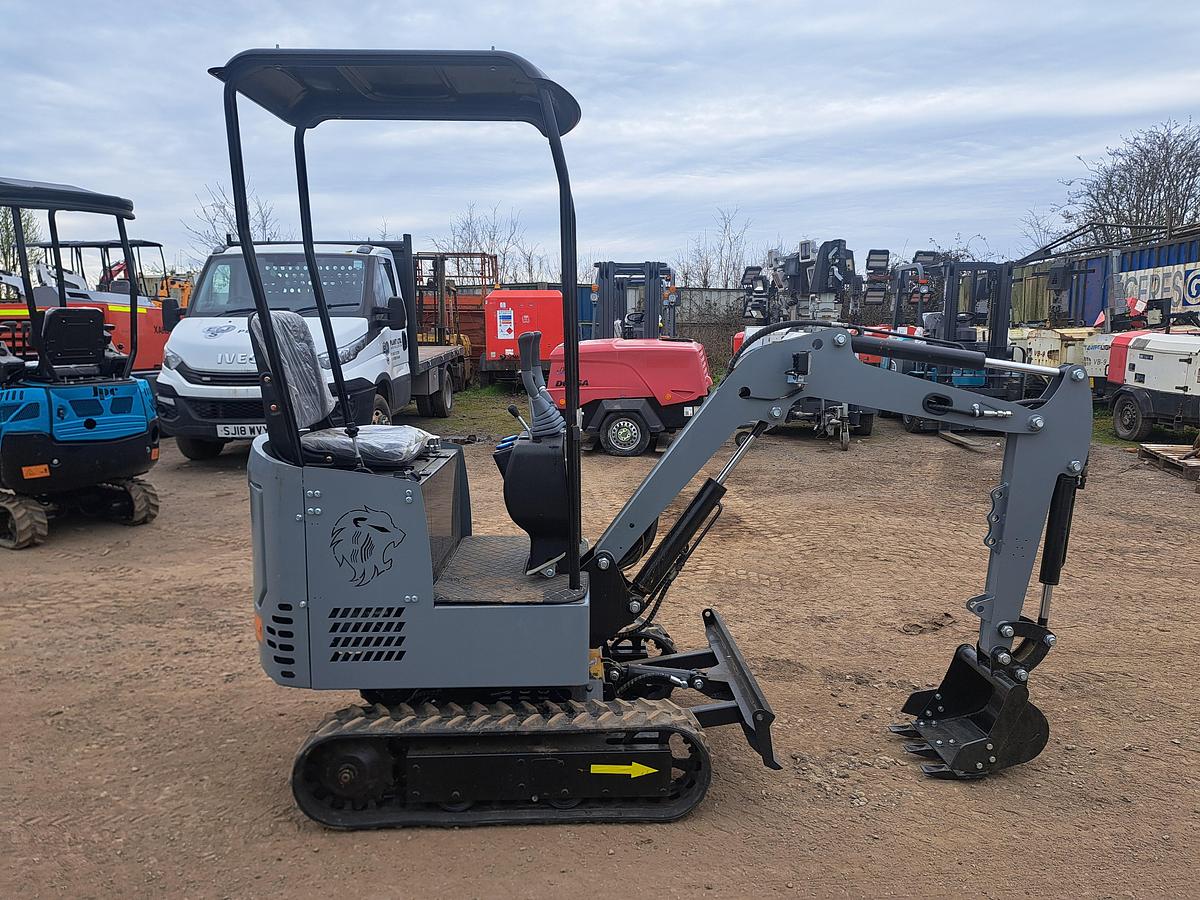 Used Colt mini digger 