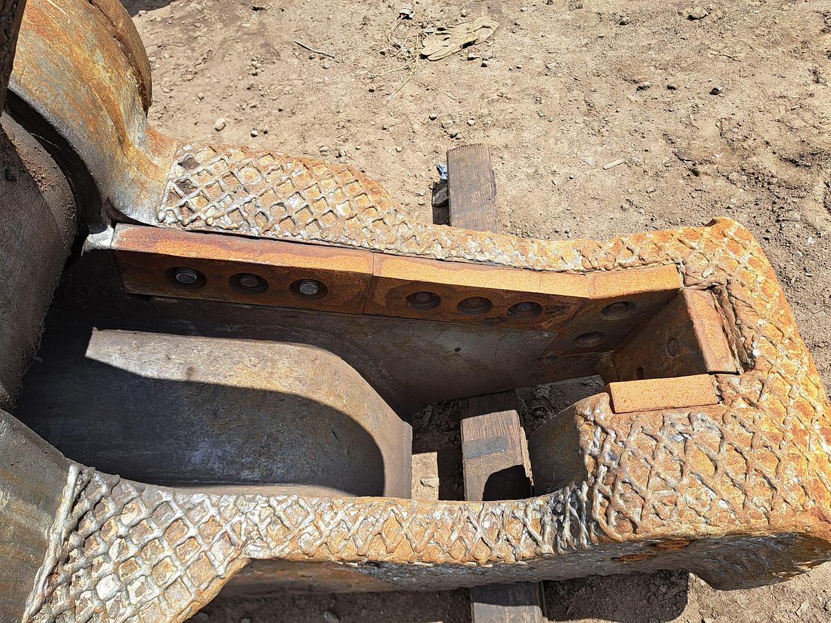 Used Caterpillar S325 scrap shear
