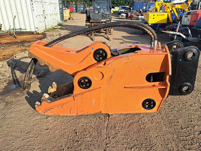 Used Hydraulic pulveriser 