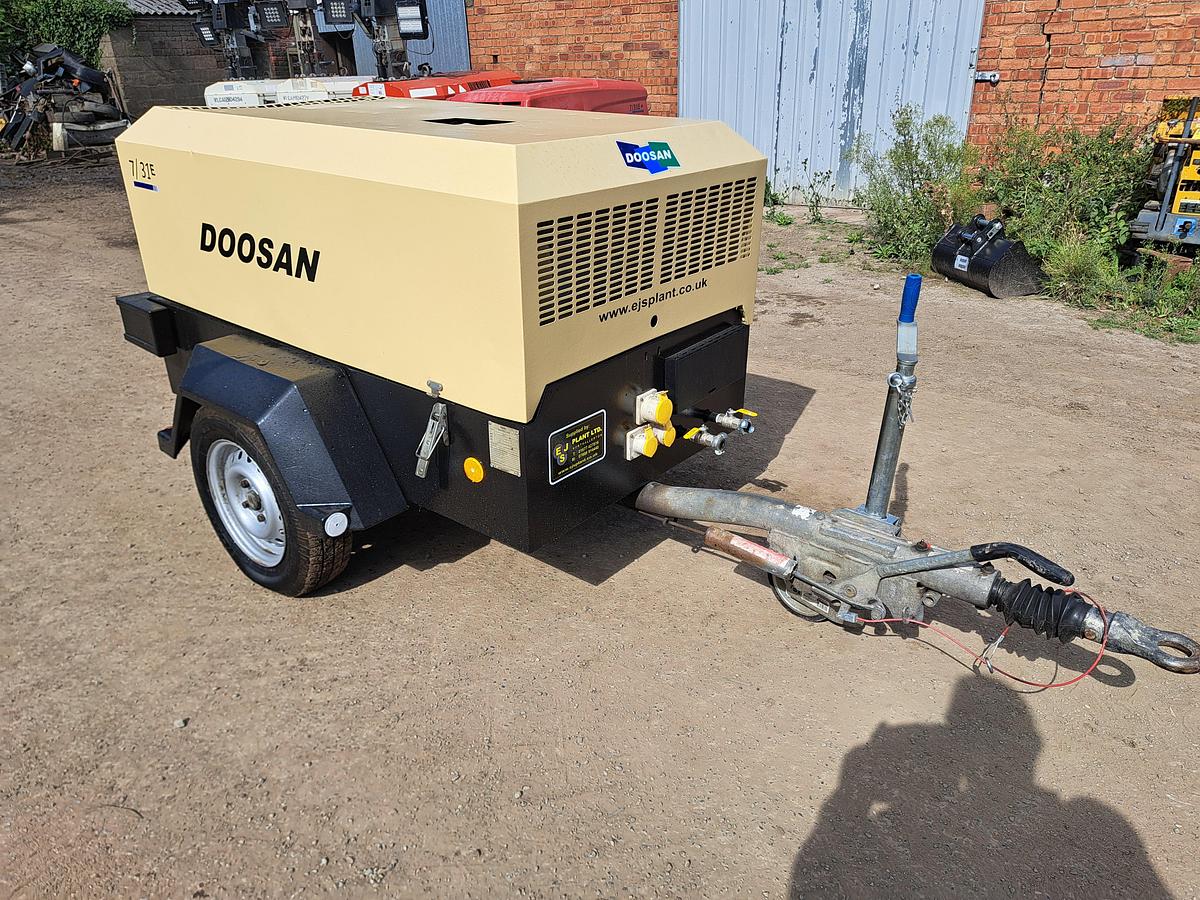 Used Doosan 7/31 compressor generator