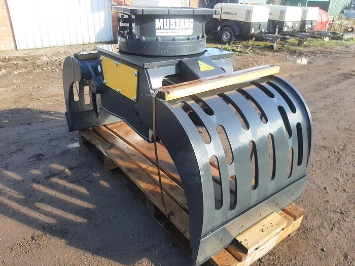 Mustang Selector Grab Suit 13 to 22 Tonne Machine