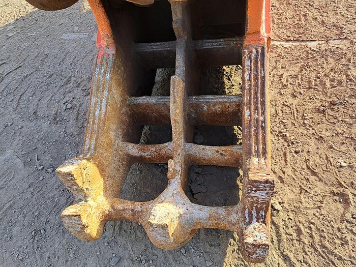 Used Hydraulic pulveriser 