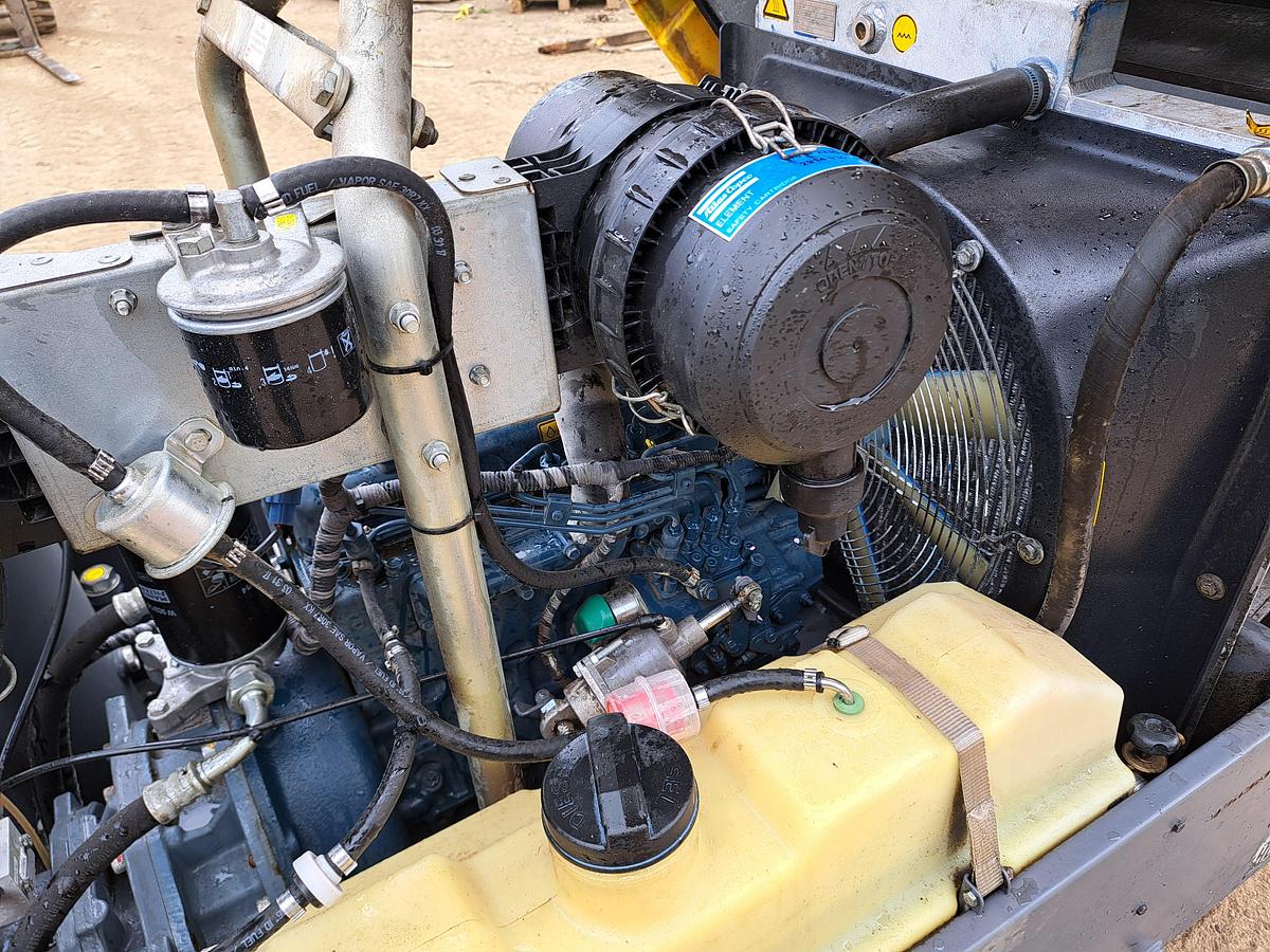 Used Atlas copco xas68