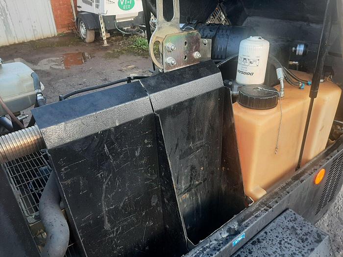 Used DOOSAN INGERSOLL RAND 7/41 DIESEL PORTABLE AIR COMPRESSOR LOW HOURS