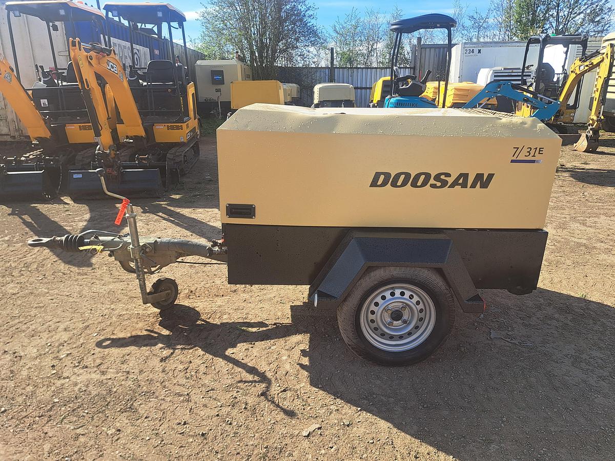 Used Doosan 7/31E compressor generator 