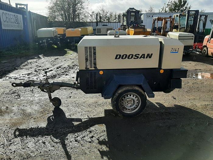 Used DOOSAN INGERSOLL RAND 7/41 DIESEL PORTABLE AIR COMPRESSOR