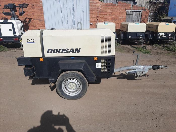 Used DOOSAN INGERSOLL RAND 7/41 DIESEL PORTABLE AIR COMPRESSOR LOW HOURS