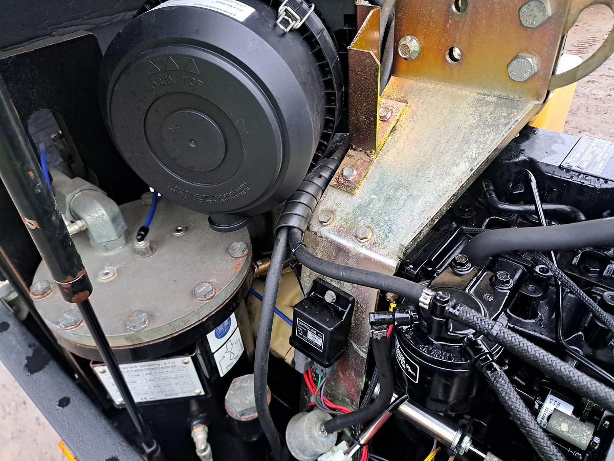 Used Doosan 7/41 compressor generator 