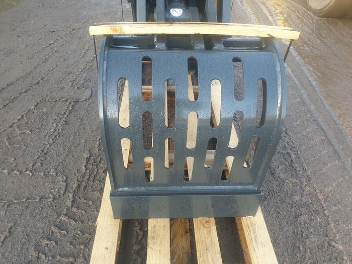 Selector Grab Suit 8 to 13 Tonne Machine