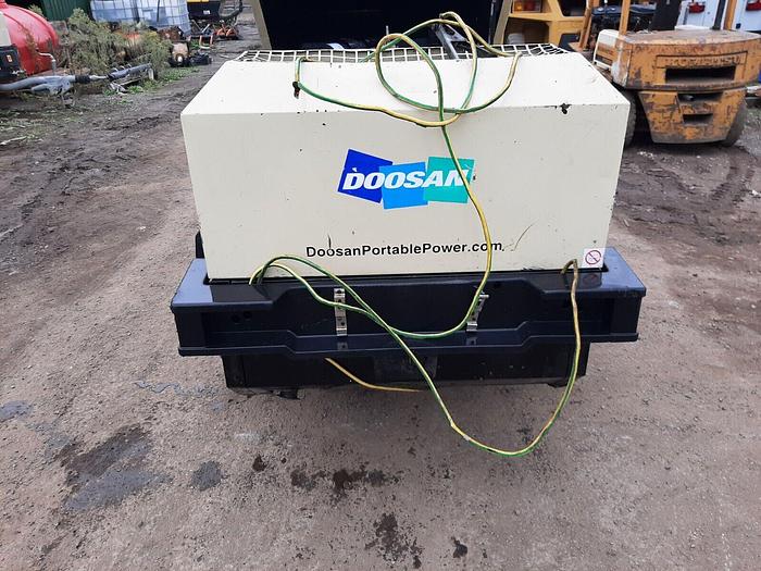 Used DOOSAN 7/41E DIESEL PORTABLE AIR COMPRESSOR GENERATOR
