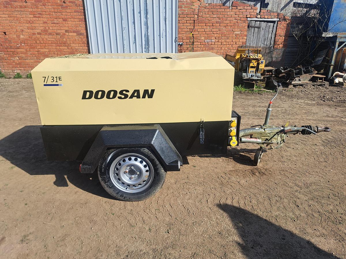 Used Doosan 7/31E compressor generator 