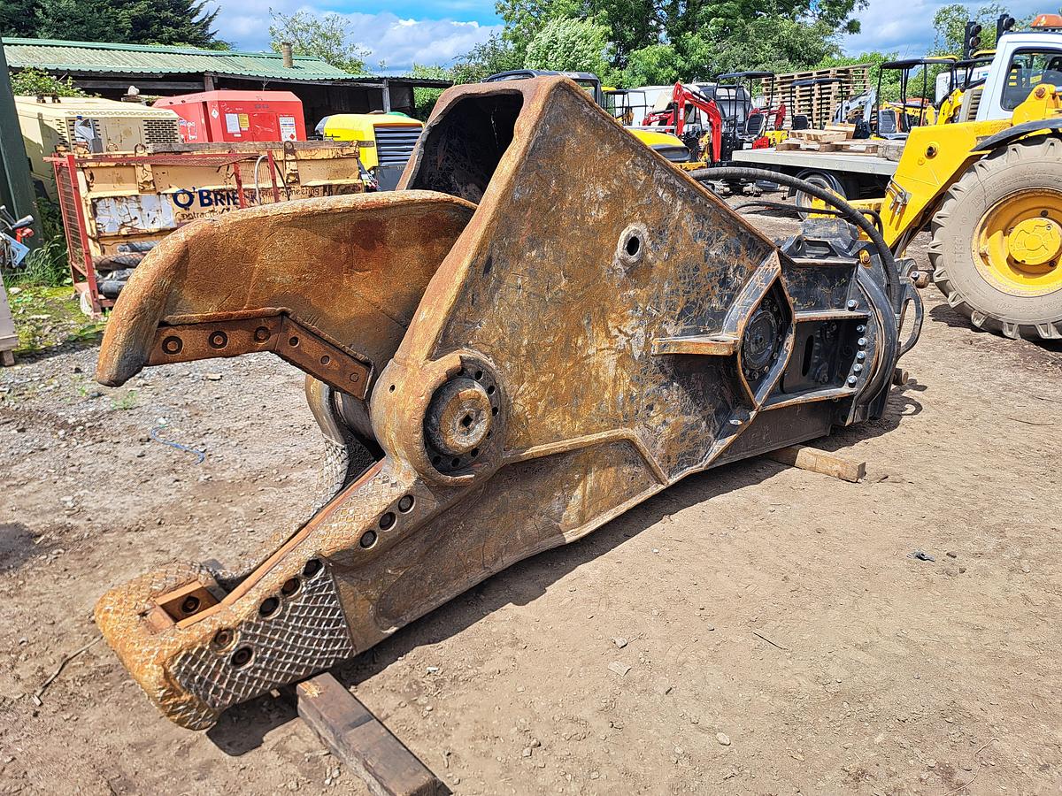 Used Caterpillar S325 scrap shear