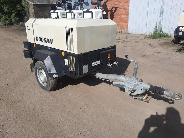Used DOOSAN INGERSOLL RAND 7/41 DIESEL PORTABLE AIR COMPRESSOR LOW HOURS