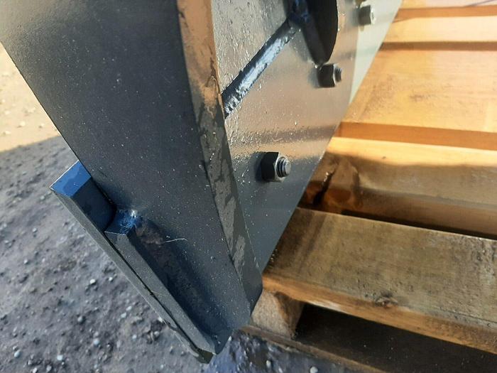 Mustang Selector Grab Suit 13 to 22 Tonne Machine