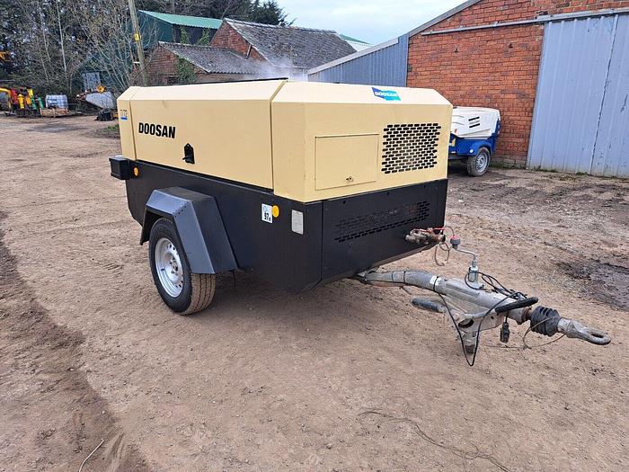 Used Doosan Compressor 7/72 Portable Compressor 260cfm Finance options