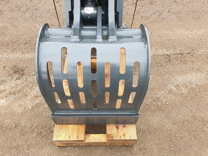 Selector Grab Suit 4 to 8 Tonne Machine