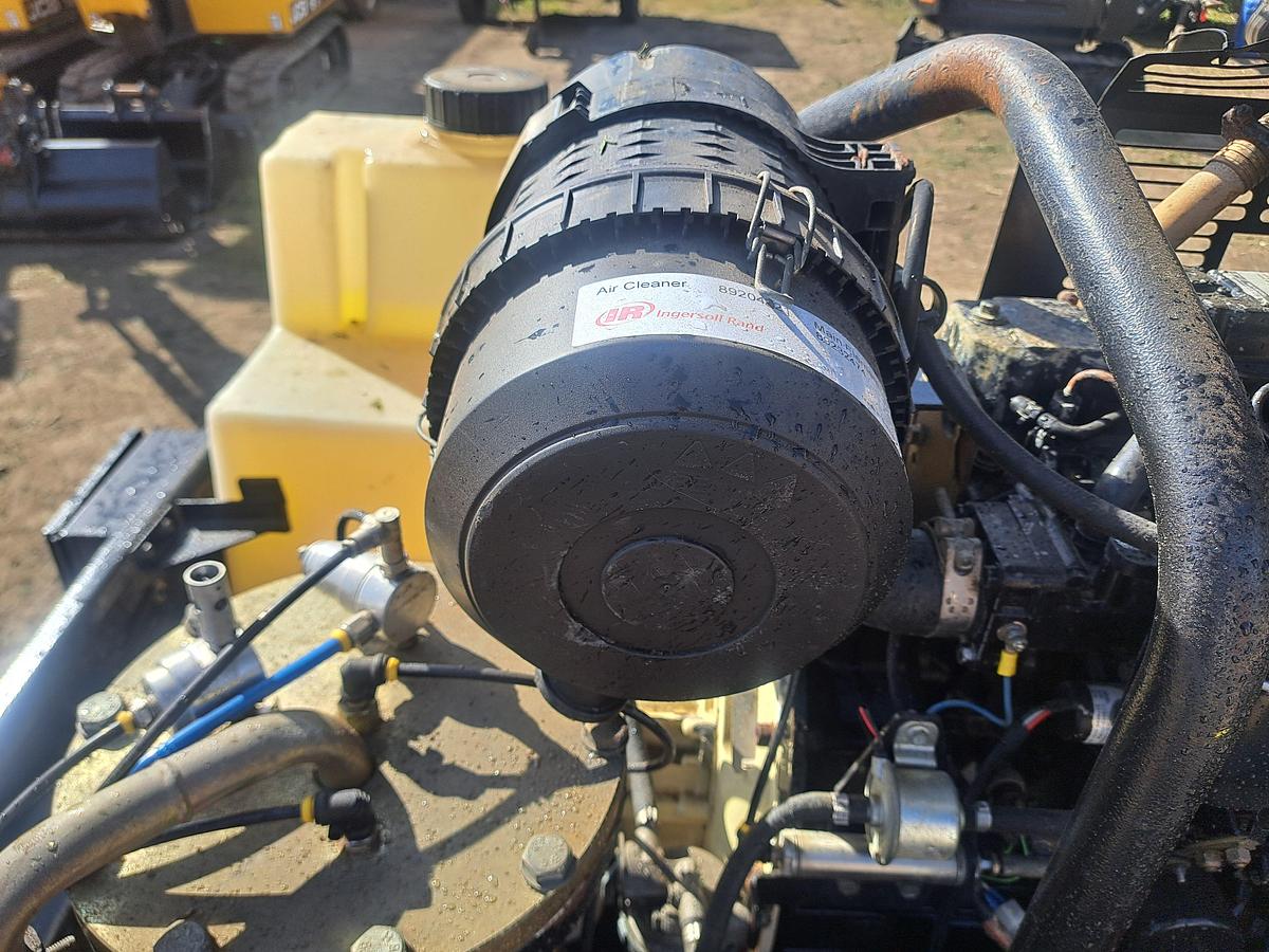 Used Doosan 7/31E compressor generator 