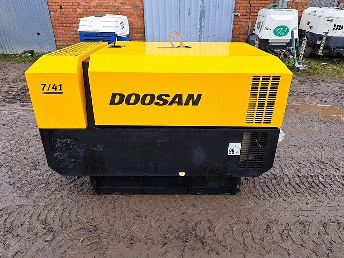 Used 2018 DOOSAN INGERSOLL RAND 7/41+ DIESEL AIR COMPRESSOR GENERATOR LOW HOURS
