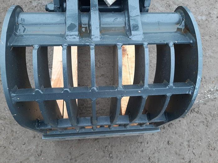 Selector Grab Suit 4 to 8 Tonne Machine Demo Spec