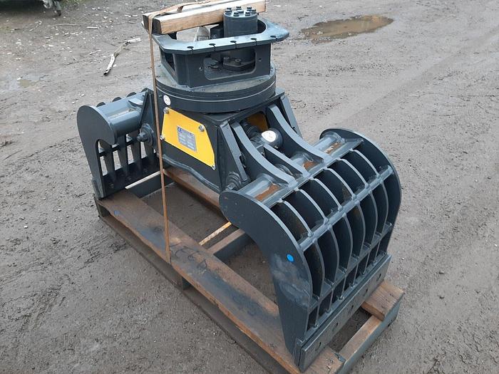 Selector Grab Suit 4 to 8 Tonne Machine Demo Spec