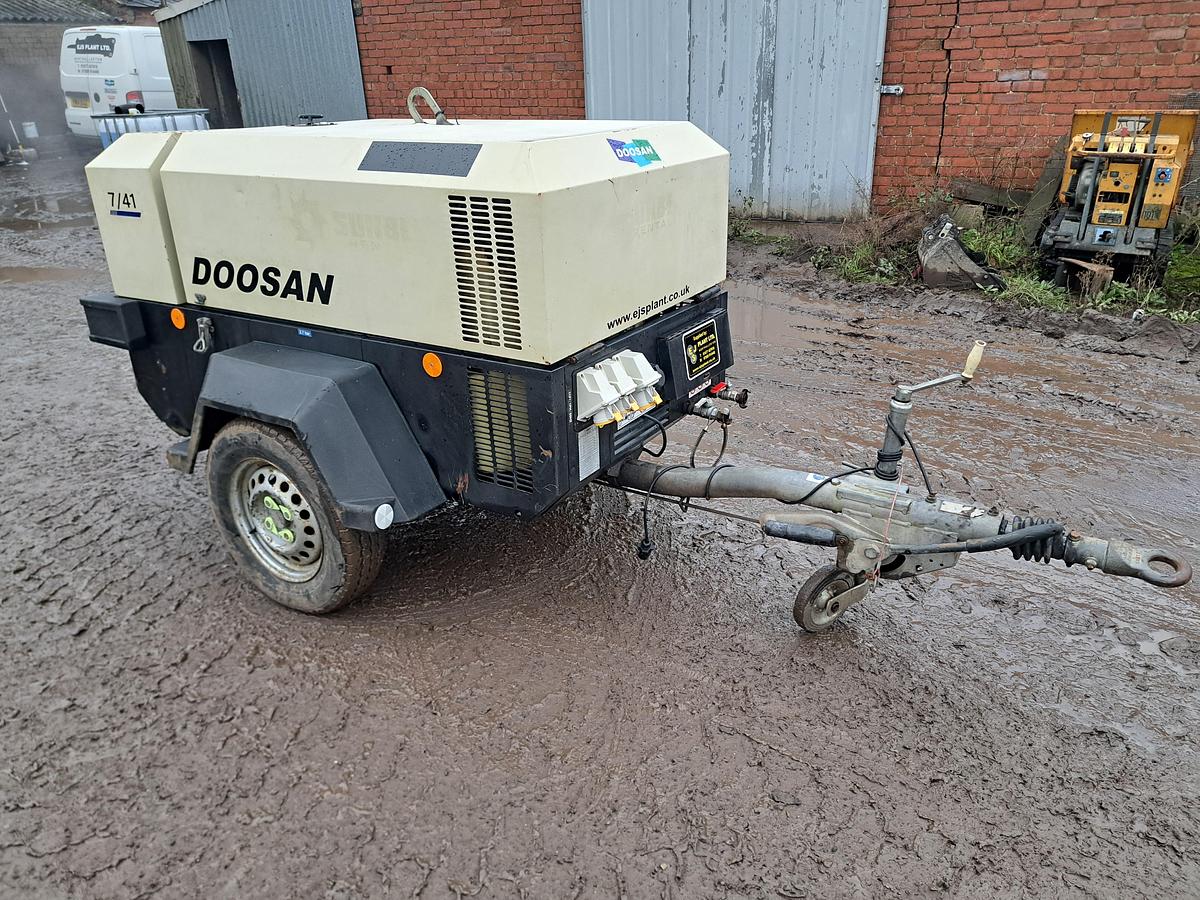 Used Doosan 7/41 compressor generator 