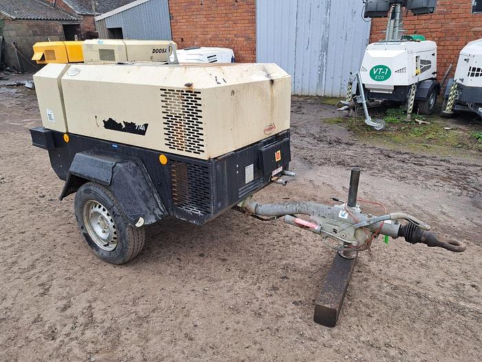 Used DOOSAN INGERSOLL RAND 7/41 DIESEL PORTABLE AIR COMPRESSOR LOW HOURS