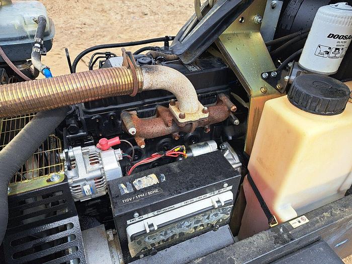 Used DOOSAN INGERSOLL RAND 7/41E DIESEL AIR COMPRESSOR GENERATOR 280 hours only