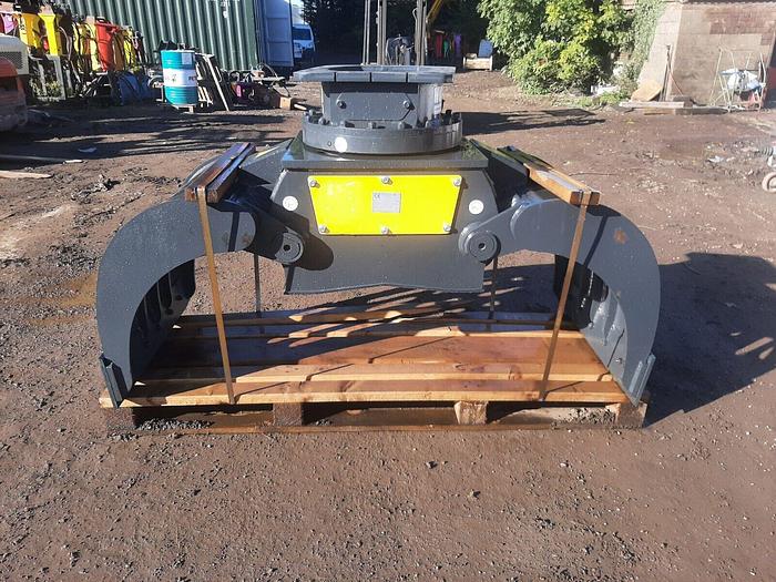 Mustang Selector Grab Suit 13 to 22 Tonne Machine