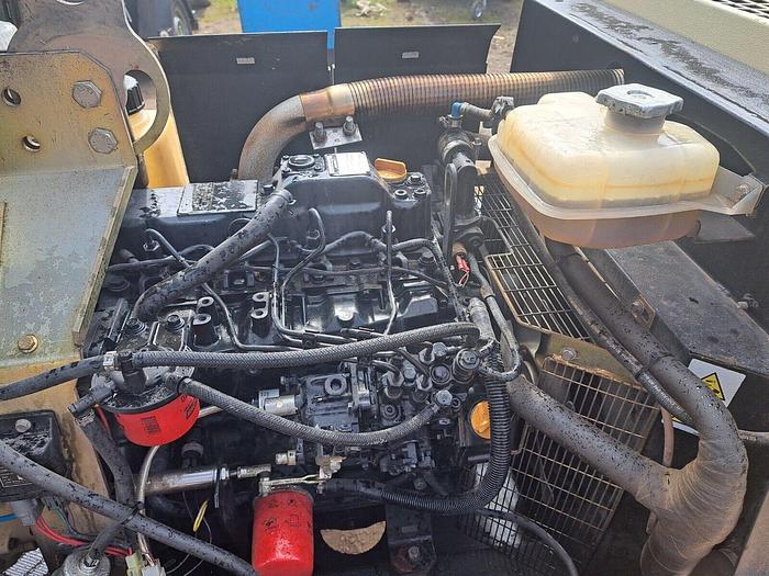 Used DOOSAN INGERSOLL RAND 7/41 DIESEL PORTABLE AIR COMPRESSOR Low Hours