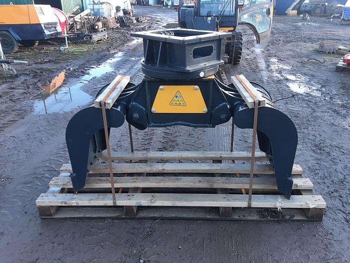 Selector Grab Suit 8 to 13 Tonne Machine