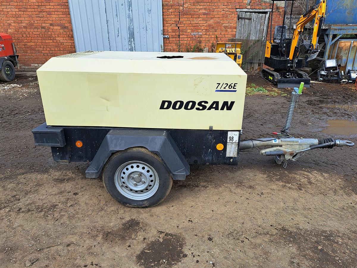 Used Doosan 7/26e Compressor generator
