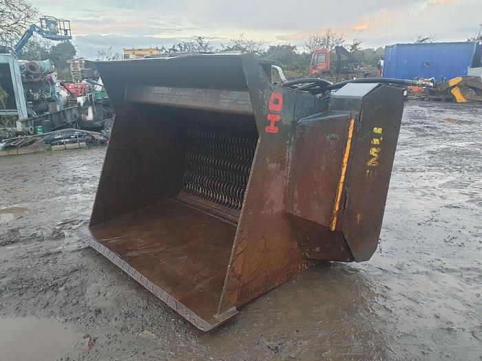 Used Remu Screening Bucket