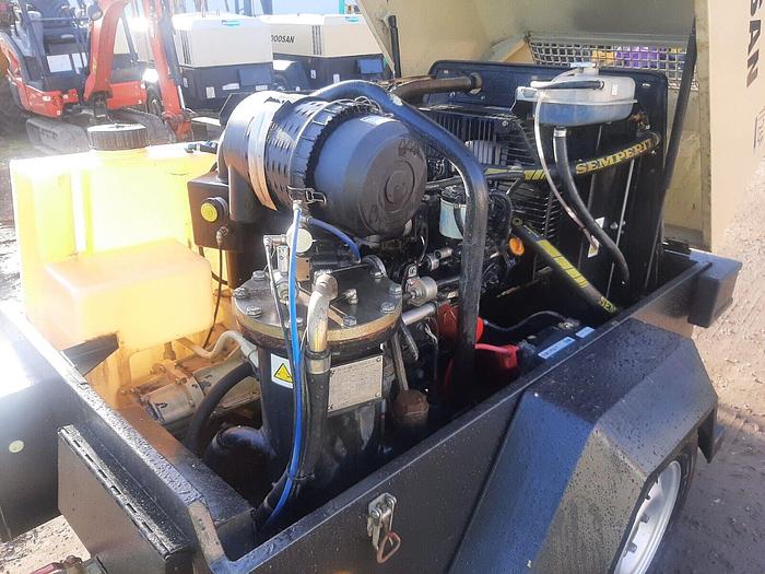 Used DOOSAN INGERSOLL RAND 7/26E DIESEL PORTABLE AIR COMPRESSOR & GENERATOR only 631