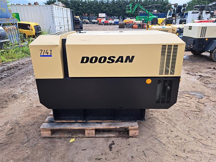 Used Doosan 7/41 compressor generator