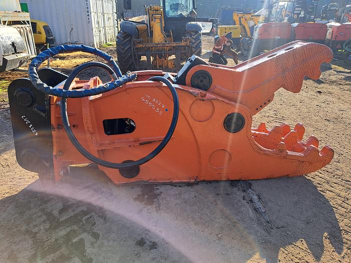 Used Hydraulic pulveriser