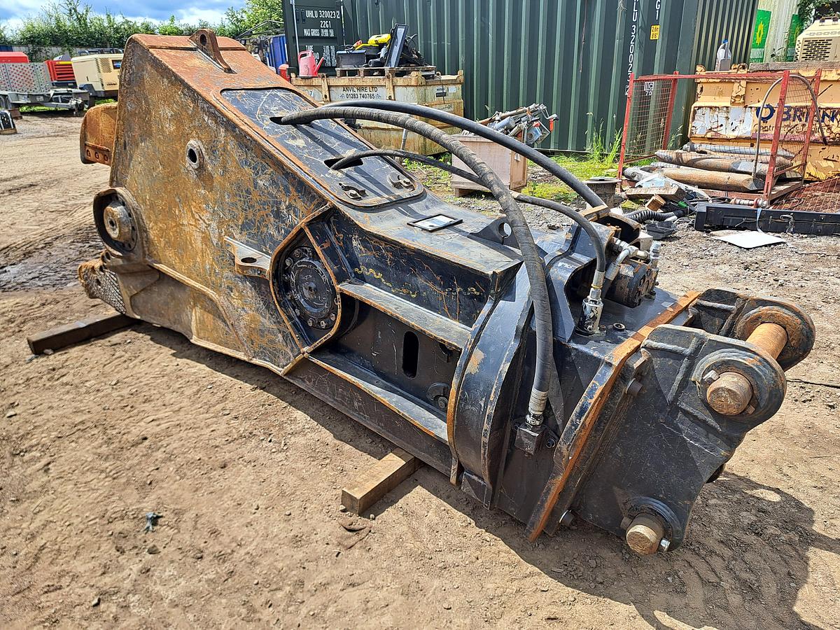 Used Caterpillar S325 scrap shear
