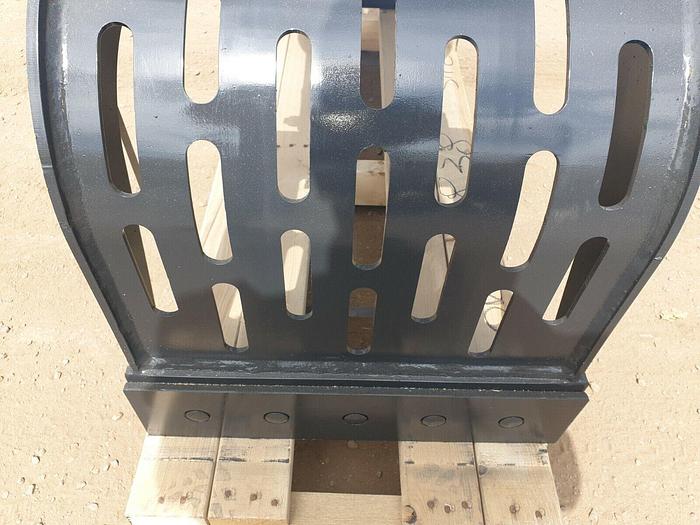 Selector Grabs Suit 4 to 8 Tonne Machine