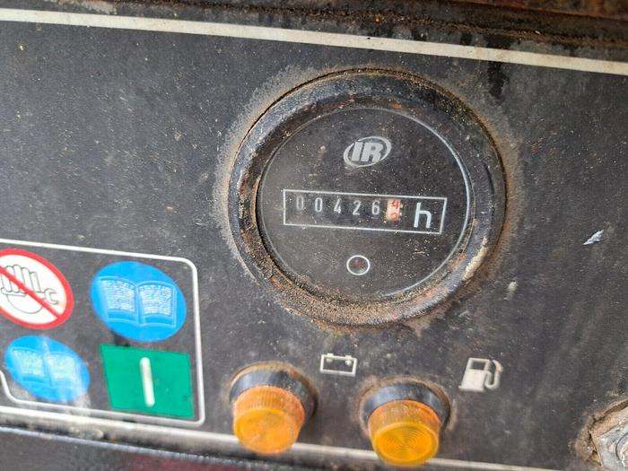 Used DOOSAN INGERSOLL RAND 7/41 DIESEL PORTABLE AIR COMPRESSOR Low Hours